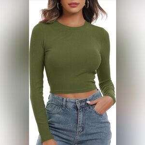Ribbed Long Sleeve Crop Top - Medium 💚